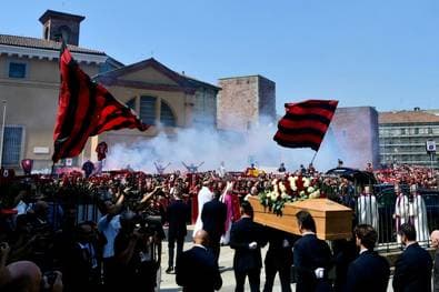 Milan verabschiedet Ikone Baresi