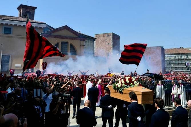 Milan verabschiedet Ikone Baresi