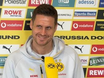 Sebastian Kehls Sohn spielt bei der Hallenstadtmeisterschaft in Dortmund mit und hat dort die Finalrunde erreicht. Sollte sein Sohn letztlich in das Finale einziehen, würde Kehl sich dort auch "blicken lassen".