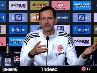 Nach einem Gegentor infolge eines Torwartfehlers im Topspiel gegen Stuttgart zeigte sich Frankfurt-Verteidiger Arthur Theate gegenüber seinem Torhüter Kaua Santos verärgert. Auf der Pressekonferenz vor dem kommenden Auswärtsspiel bei Werder Bremen nimmt Trainer Dino Toppmöller Stellung zu der Situation.
