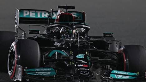 Lewis Hamilton sichert sich die Pole Position in Katar