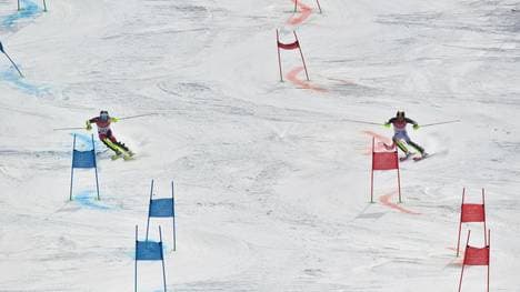 Linus Strasser (r.) gewann zwar seinen Lauf, war aber nicht schnell genug