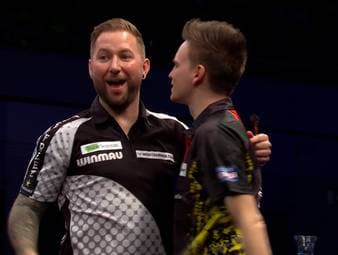 Ricardo Pietreczko muss im Viertelfinale der European Darts Championship gegen Danny Noppert ran. Obwohl sein Gegner zeitweise massive Probleme auf die Doppel hat, zieht die deutsche Nummer zwei am Ende den Kürzeren. 