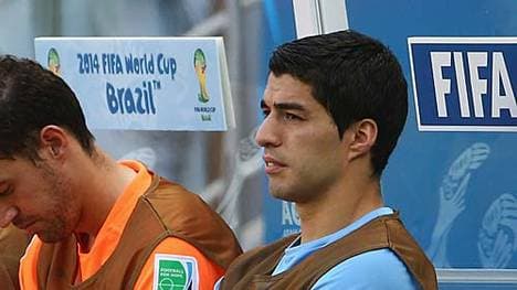 Luis Suarez wurde fÃ¼r seinen Biss gegen Giorgio Chiellini hart bestraft