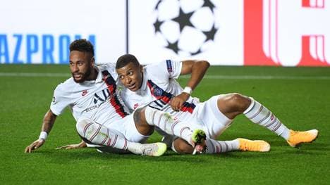 Kylian Mbappé (re.) bereitete den Siegtreffer von PSG vor