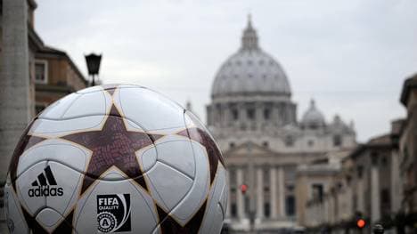 A giant replica of the official Champion