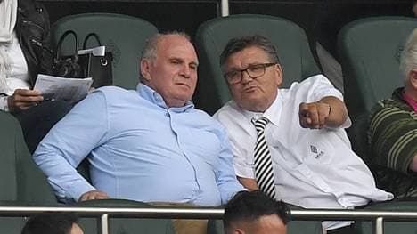 Hans Meyer (r., mit Uli Hoeneß) sieht in der Wiederherstellung des Teamspritis die Hauptaufgabe von Jupp Heynckes