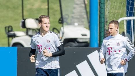 Ron-Thorben Hoffmann (l.) berichtet von Joshua Kimmichs (r.) Ehrgeiz