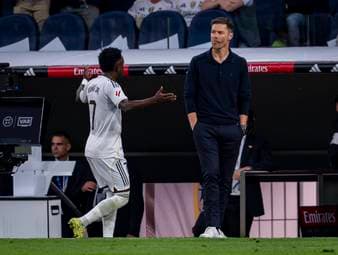 Zoff mit Alonso: Ancelotti nordet Vinícius ein