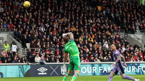 Darwin Nunez (r.) trifft zum 1:0