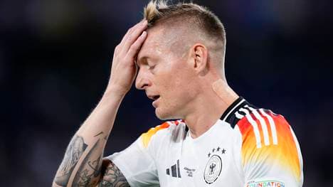 Wegen Nackenschmerzen wäre Toni Kroos fast gegen Schottland ausgefallen