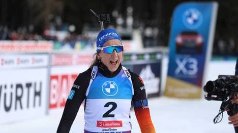Franziska Preuß jubelt bei der Biathlon-WM