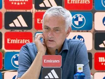 Yan Diomande muss sich in den ersten Wochen bei Real Madrid zunächst mit der Rolle des Edeljokers begnügen. Trainer Jose Mourinho erklärt, dass er sich nicht vom hohen Preisschild des Youngsters beeinflussen lassen dürfen.