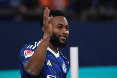 Enttäuschung und Aufatmen auf Schalke