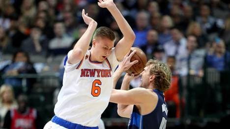 Dirk Nowitzki (r.) und Kristaps Porzingis trafen in der NBA bereits oft aufeinander