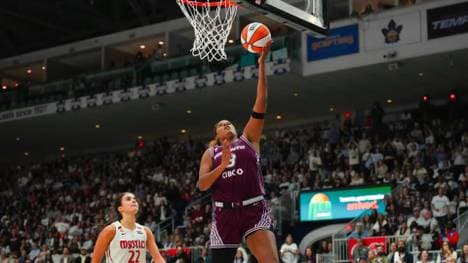 Nyara Sabally trifft für Toronto