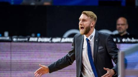 Trainer Tuomas Iisalo muss eine Niederlage hinnehmen 