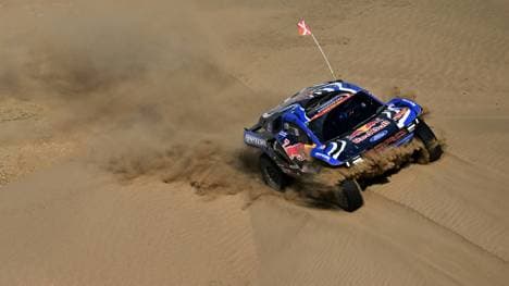 Mattias Ekström kämpft im Ford gegen den Wüstensand