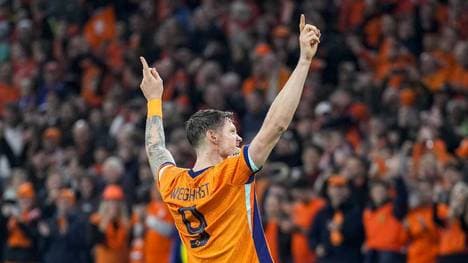 Wout Weghorst jubelt ausgelassen - trotz eines medizinischen Notfalls