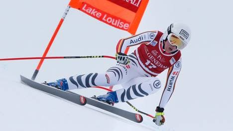 Kira Weidle raste bei der Abfahrt in Lake Louise nur knapp am Podium vorbei