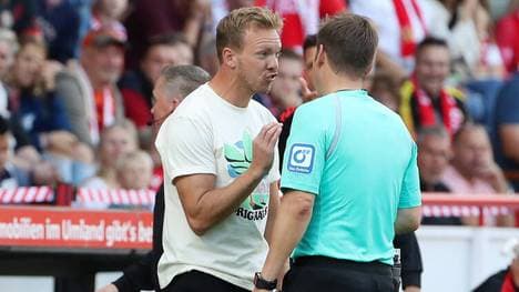 Julian Nagelsmann (l.) erkannte eine klare Schwalbe, die Schiedsrichter Frank Willenborg nicht erkannt hatte