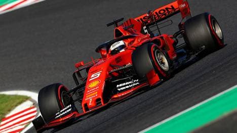 SUZUKA, JAPAN - OCTOBER 13: Sebastian Vettel of Germany driving the (5) Scuderia Ferrari SF90 on track during the F1 Grand Prix of Japan at Suzuka Circuit on October 13, 2019 in Suzuka, Japan. (Photo by Mark Thompson/Getty Images)
