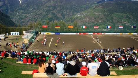 In Gspon liegt der höchste Fußballplatz Europas auf einer Höhe von2000 Meter