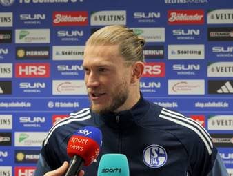Schalkes Torhüter Loris Karius spricht vor dem Topspiel gegen den SC Paderborn über die gestiegene Erwartungshaltung bei den "Königsblauen".