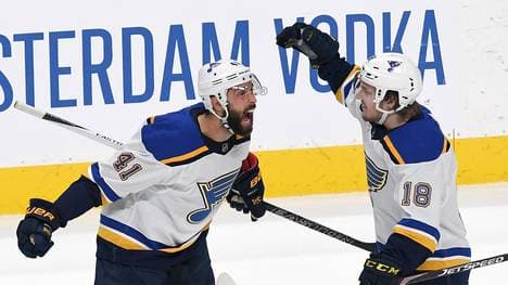 NHL, Playoffs: St. Louis Blues gleichen gegen San Jose Sharks aus, Robert Bortuzzo von den St. Louis Blues freut sich über sen Tor gegen San Jose