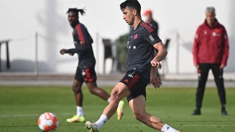 Marc Roca spielt beim FC Bayern kaum eine Rolle