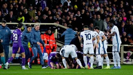 Gosens (auf Knien) war als Ersthelfer mittendrin