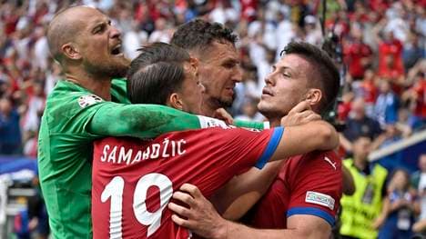 Luka Jovic erzielte den Ausgleichstreffer und versetzte damit seine Teamkollegen in Ekstase