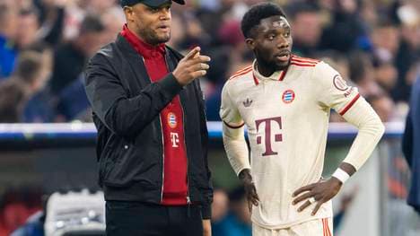 Vincent Kompany im Gespräch mit Alphonso Davies
