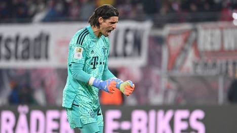 Yann Sommer freut sich über die zwischenzeitliche Bayern-Führung gegen Leipzig