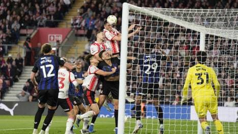 Ross Stewart trifft zum 1:1 für Southampton