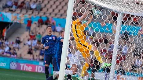 Martin Dubravka. Keeper der Slowakei, unterlief im Spiel gegen Spanien ein kurioses Eigentor