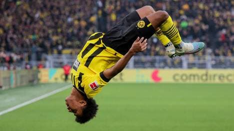 Karim Adeyemi beim artistischen Torjubel