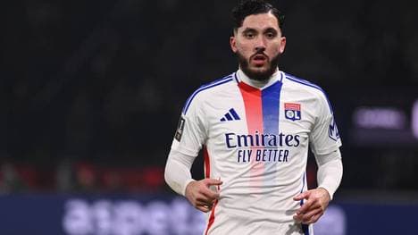 Rayan Cherki im Trikot von Olympique Lyon
