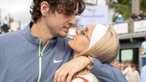 Morgan Riddle (r.) mit Tennisprofi Taylor Fritz 