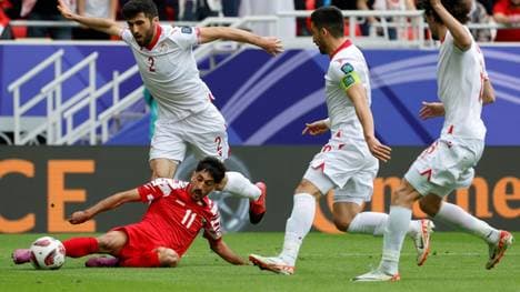 Jordanien zieht zum ersten Mal ins Halbfinale ein