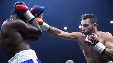 Noel Gevor v Isiah Thomas - World Boxing Super Series