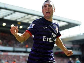 Er wurde Spaniens Spieler des Jahres, gewann zwei Mal die EM und ist mit 40 Jahren der Hoffnungsträger seines Jugendklubs, der Held einer ganzen Generation. Und das alles, obwohl er nach einer OP fast sein rechtes Bein verloren hätte. Das macht er heute. 