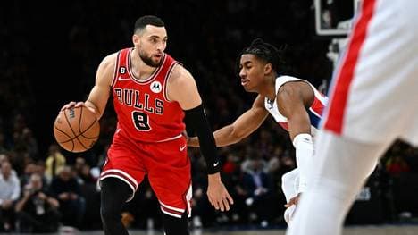 Zach LaVine (l.) bester Werfer der Bulls in Paris