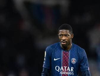 Mit nationalen und internationalen Titeln sowie Auszeichnungen als Spieler und Torschützenkönig des Jahres setzt sich Dembélé die Krone auf. Bereits im September schrieb er Geschichte als erster französischer Ballon-d’Or-Sieger von PSG.