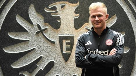 Burkardt trägt nun das Eintracht-Logo