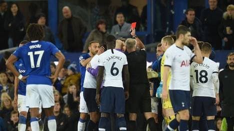 Heung-Min Son sah nach einem üblen Foul gegen André Gomes die Rote Karte