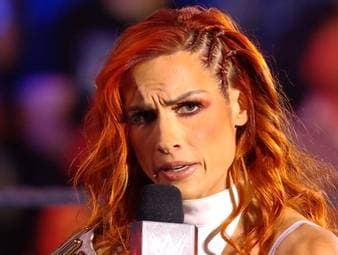 Wie viel Wahrheit steckt in diesen Worten? Bei WWE RAW spricht Becky Lynch über die auch im wirklichen Leben zerrüttete Freundschaft zu Charlotte Flair - und macht bitterböse Ansagen.
