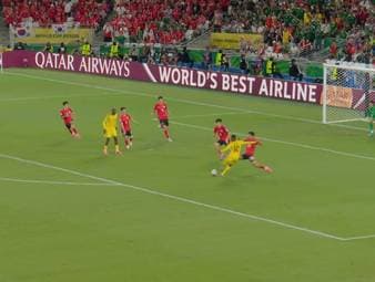 Südafrika schlägt Südkorea und steht erstmals in der K.o.-Phase bei einer WM. Bei der Bafana Bafana brechen alle Dämme!