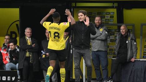 Youssoufa Moukoko (l.) bleibt laut Terzic beim BVB