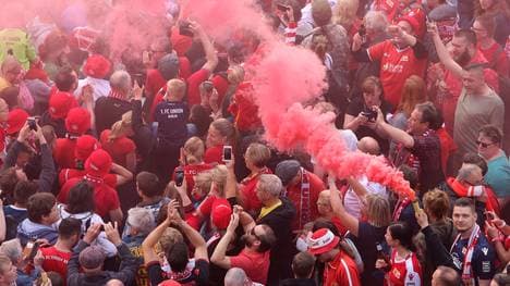 Bundesliga: Geldstrafen für den FC Bayern, Union Berlin und den 1. FC Köln, Die Anhänger von Union Berlin feiern den Aufstieg in die Bundesliga
